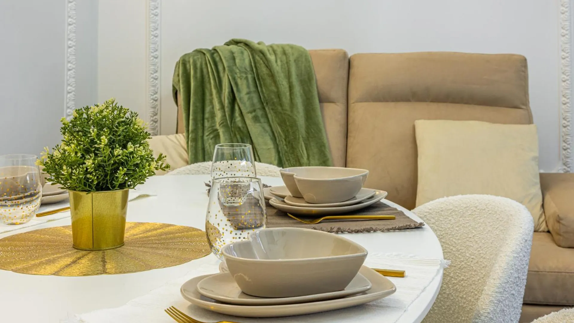 Central Station, Luxury & Modern With All Comfort! Milan Italy